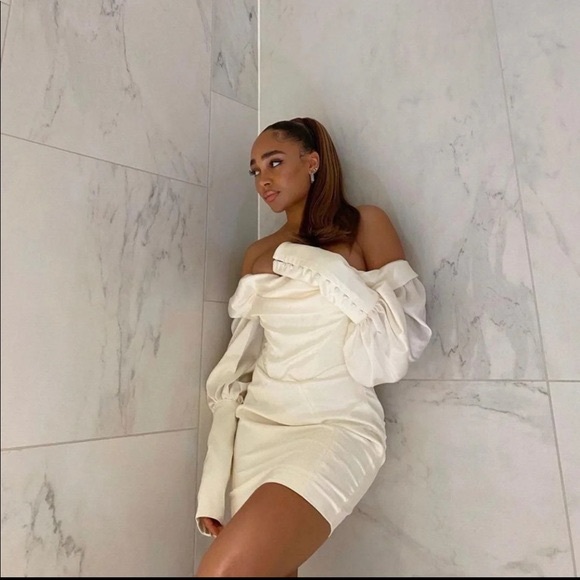 House of CB white Santana satin mini dress with puff sleeve and ruched detail - Picture 6 of 9